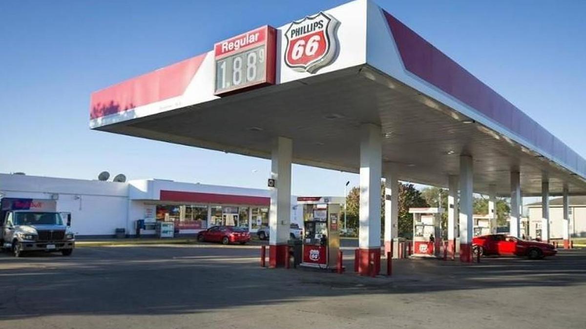 A Kansas City man has been charged with murder in a November 15 fatal shooting at the Phillips 66 on Bannister Road at Drury Avenue in Kansas City. Antonio Williams Jr. died and another person was injured. .