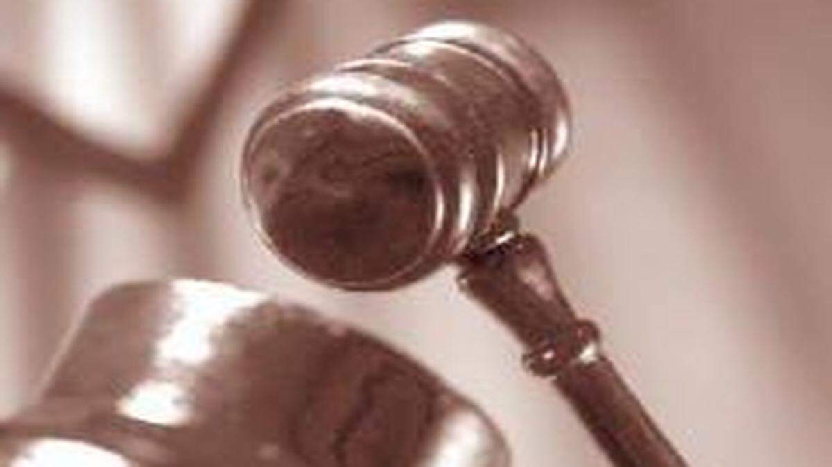
Brian S. Hoskins of Kansas City was charged with one count of possession of a controlled substance with the intent to distribute, two counts of possession of a controlled substance and acting as a wholesale drug distributor without a license. 
