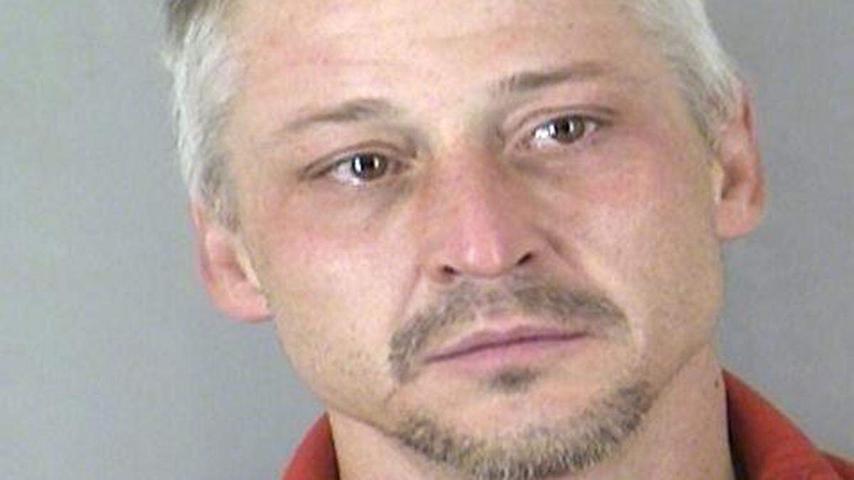 
Melvin McCaslin was charged with second-degree murder, armed criminal action and unlawful possession of a firearm in the death of an Independence man.
