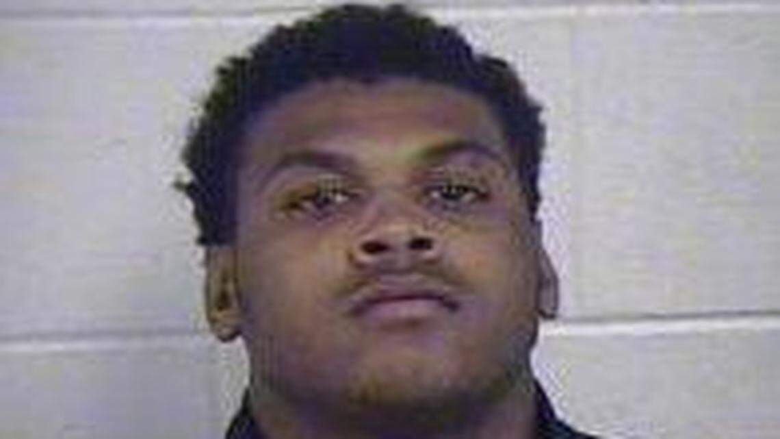 
Fayevion Pettiford was arrested for carrying a concealed weapon and, according to court documents, later admitted to committing a robbery that was one of five reported in midtown Kansas City during a two-hour period Saturday night.
