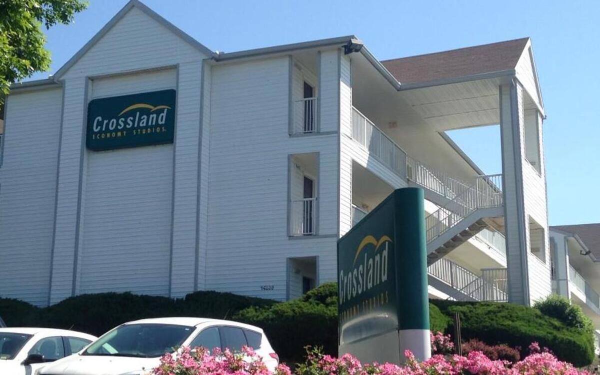 An armed suspect was shot by ATF officials late Thursday at a hotel in Independence. The suspect’s injuries were not thought to be life-threatening, according to Independence police.
