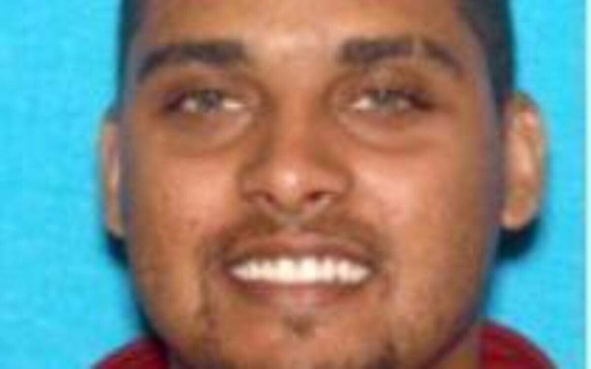 
Robert Caldwell, 25, has been charged with carjacking, using a firearm during a violent crime and being a felon in possession of a firearm in Kansas City.
