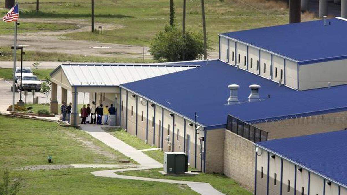 
The Kansas City Community Release Center, 651 Mulberry St. in the West Bottoms, soon will transition from a facility serving those on probation and parole to a minimum security prison.
