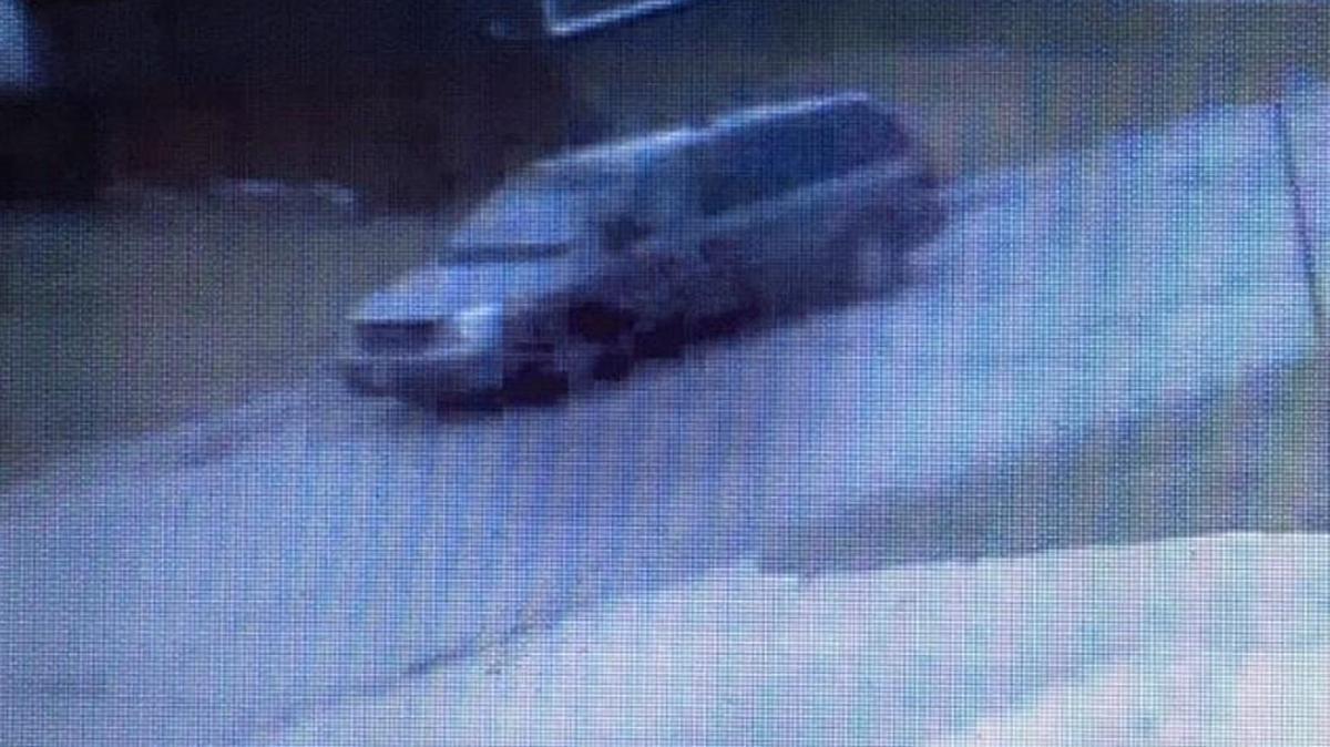 The Clay County Sheriff’s Office released a photo of a van investigators suspect was used in an attempted abduction of a middle school student Tuesday in Kansas City, North.