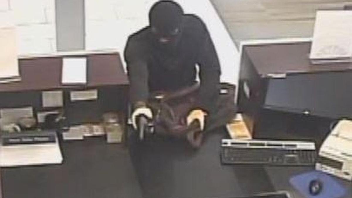 
Federal officials released this photograph Friday of a man who robbed a Kansas City bank Friday morning.

