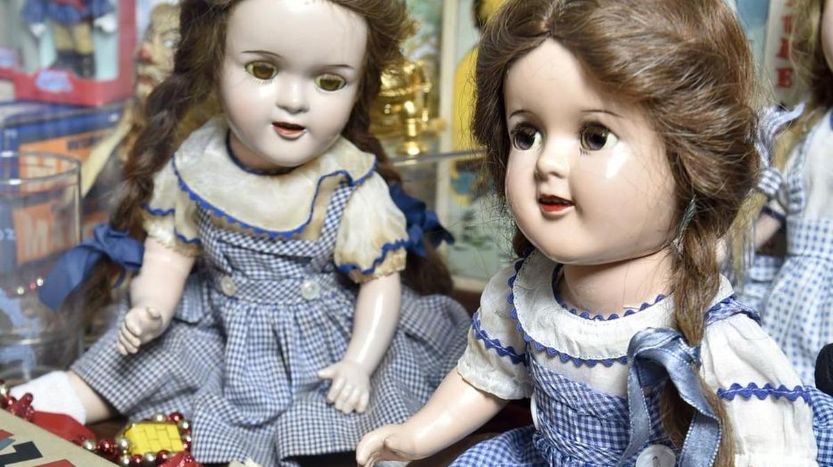 A purported collectibles investment offer was instead a small-time scam by an Independence man who once pulled off a $14 million fraud, according to federal officials.