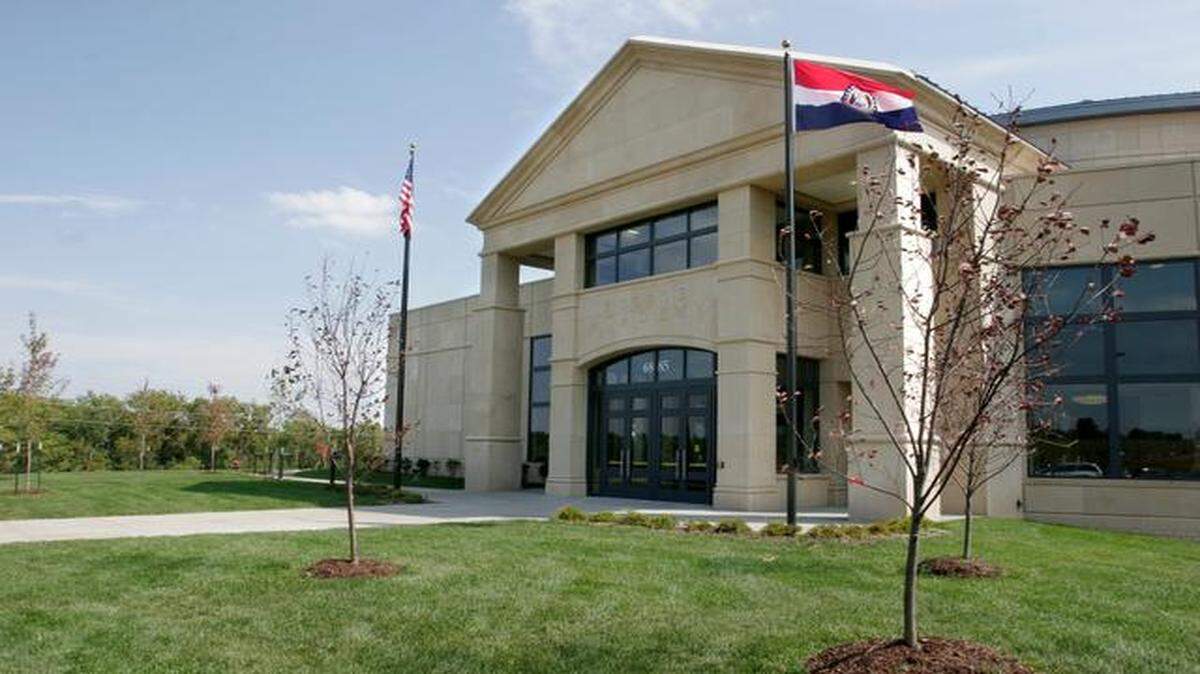 
The Kansas City Regional Police Academy in the Northland hosted a Kansas City police awards ceremony Tuesday night.
