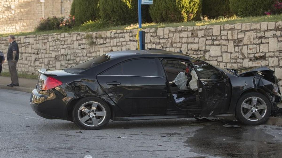 Living along Southwest Trafficway, you see motorists do wild, dangerous things. There’s a fix.