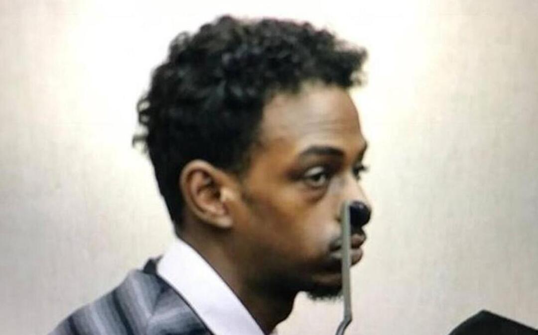 Mohammed G. Abdi pleaded guilty in late 2016 to second-degree assault and unlawful use of a weapon in the shooting of a 16-year-old boy in July 2015. He was sentenced Friday to probation.
