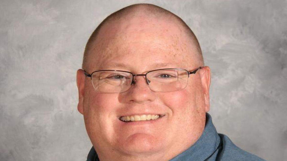 
Wyandotte County Sheriff’s Deputy Scott Wood was released from the University of Kansas Hospital on Thursday, 15 days after he was shot multiple times by armed robbers at a convenience store in Kansas City, Kan.
