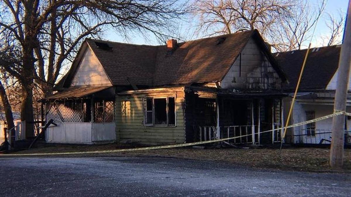 Kansas City, Kan., police are calling a deadly fire early Tuesday in the 800 block of Troup Avenue a homicide investigating.
