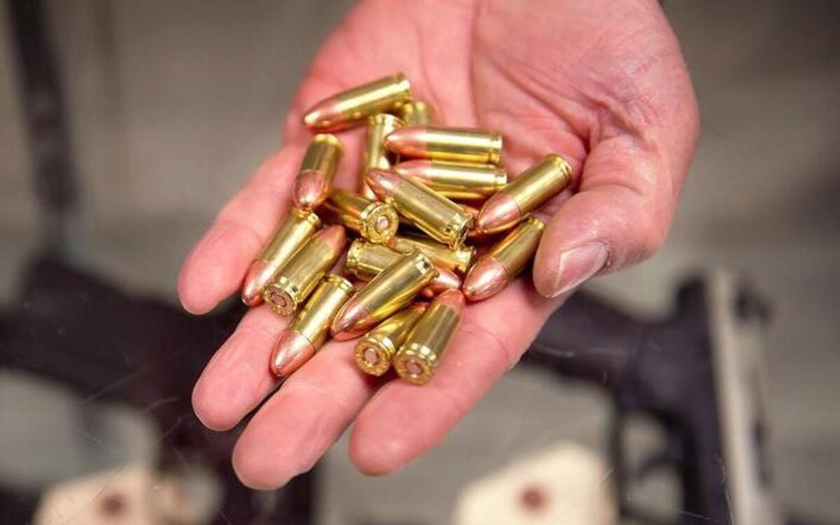 
Federal prosecutors charged Demetrius D. Summers with being a felon in possession of ammunition after he showed up at a hospital to be treated for a gunshot wound.
