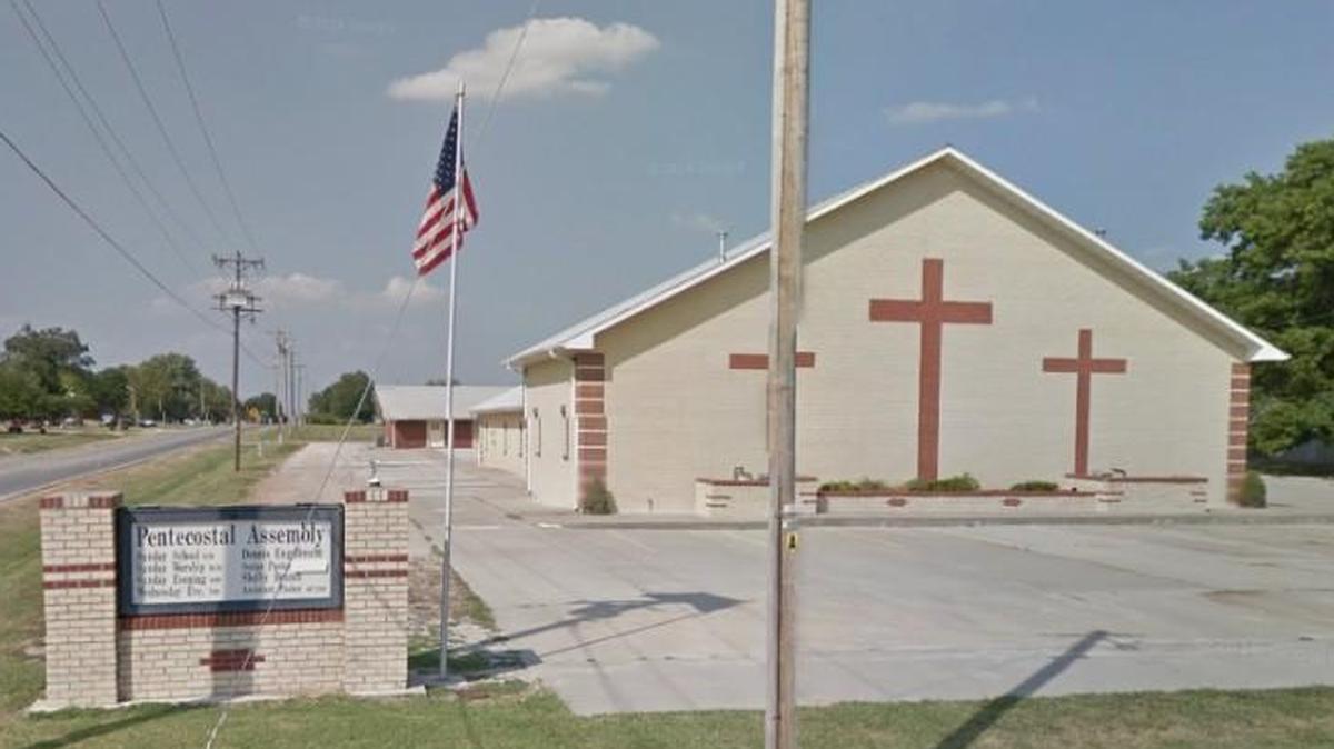 The pastor of a Nevada, Mo., church has pleaded guilty to illegally collecting social security benefits while being paid by the church.