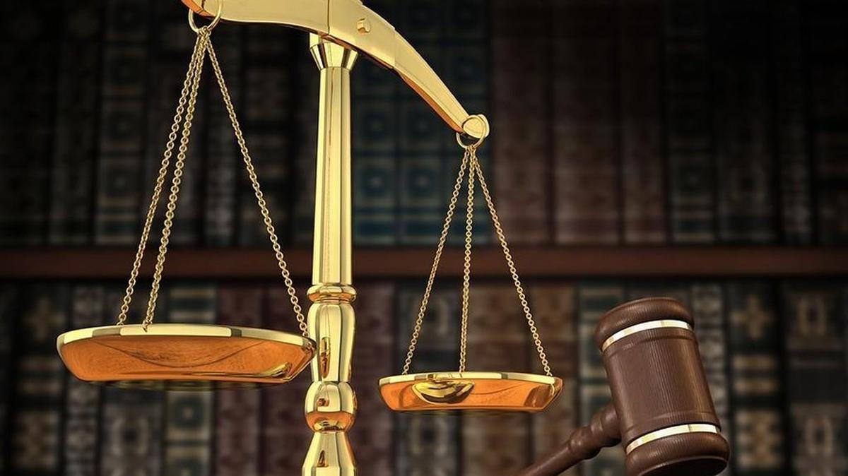 The Missouri Supreme Court is considering whether all convicted felons or just violent convicted felons are prohibited from possessing guns.