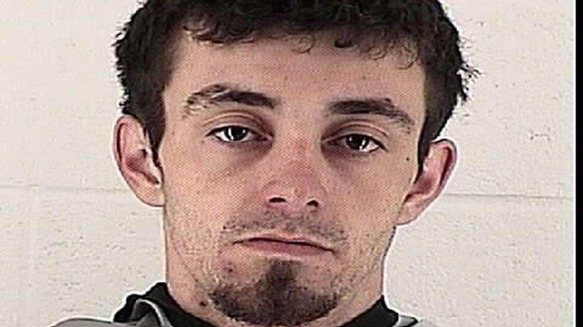 
Brandon Lee McReynolds of Olathe is accused of trying to kidnap a woman Monday morning from a Merriam business in the 9400 block of West 55th Street. His bond was set at $50,000.
