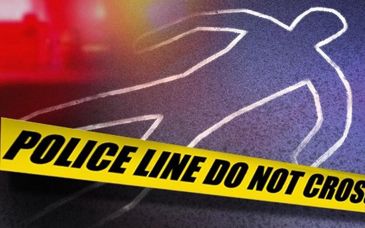 Kansas City police officers investigating the sound of shots found a person dead in the street early Monday in the 400 block of East Armour Boulevard. The death is Kansas City’s 17th homicide of the year and the metropolitan area’s 27th.