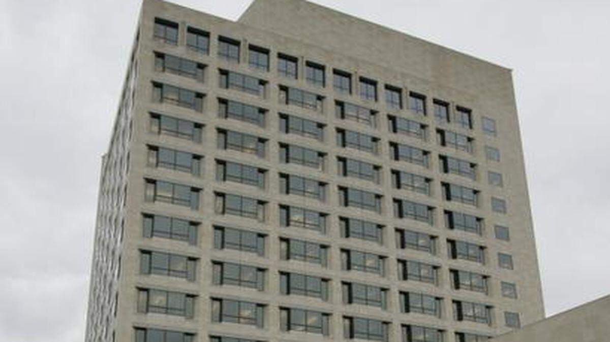 
The Federal Reserve Bank of Kansas City’s headquarters is near the Liberty Memorial. 
