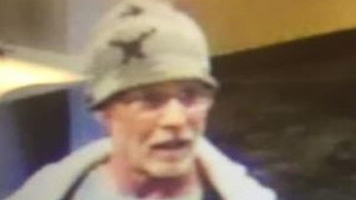 A man robbed the Greater KC Public Safety Credit Union on Monday and fled.