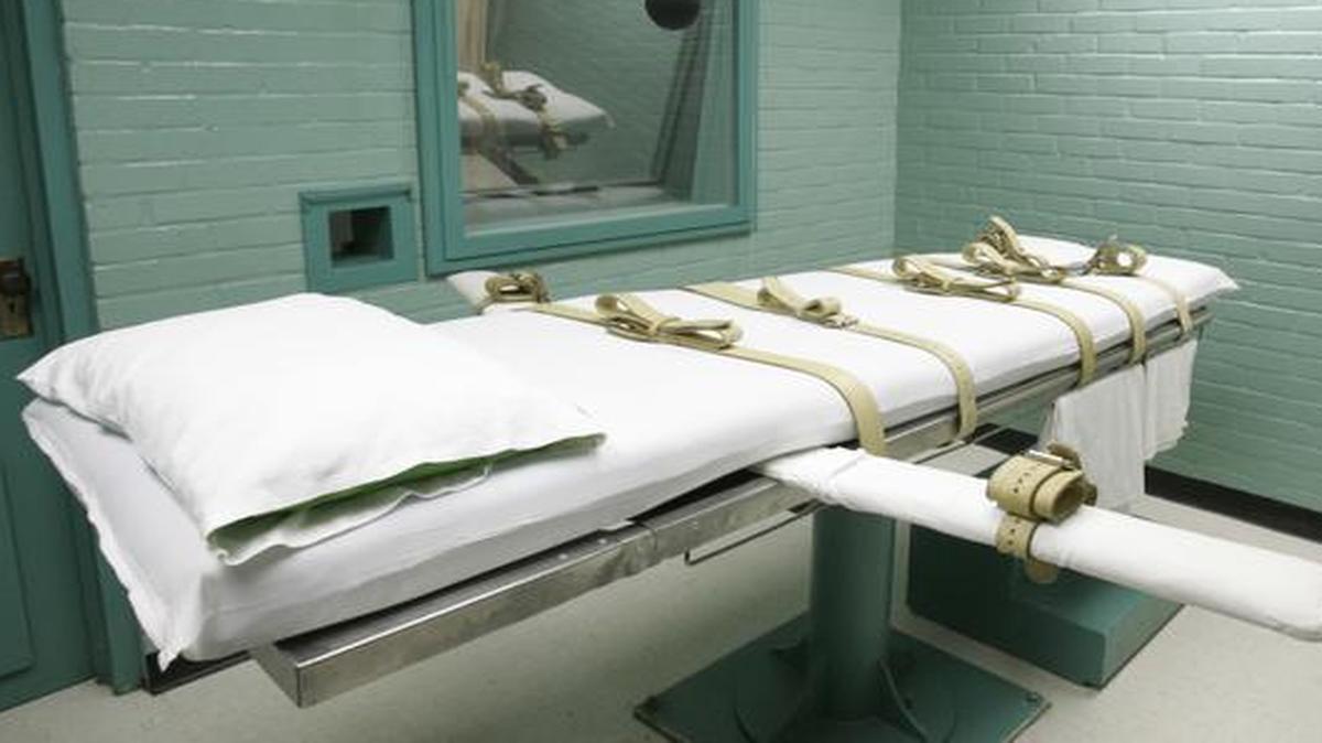 
Texas’ prison agency scrambled this month to find a supplier to replenish its inventory before getting drugs from a compounding pharmacy it won’t identify. This is the state execution chamber in Huntsville.
