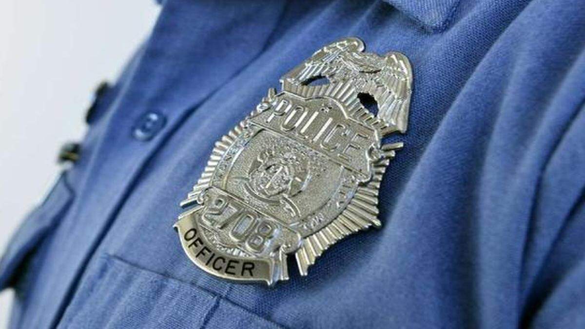 
Officers from across the the country have come to Kansas City to be trained in proper use of the technique, known as “lateral vascular neck restraint,” or LVNR. The maneuver, its adherents say, is separate from the kind of restraint seen on video involving Eric Garner of Staten Island.
