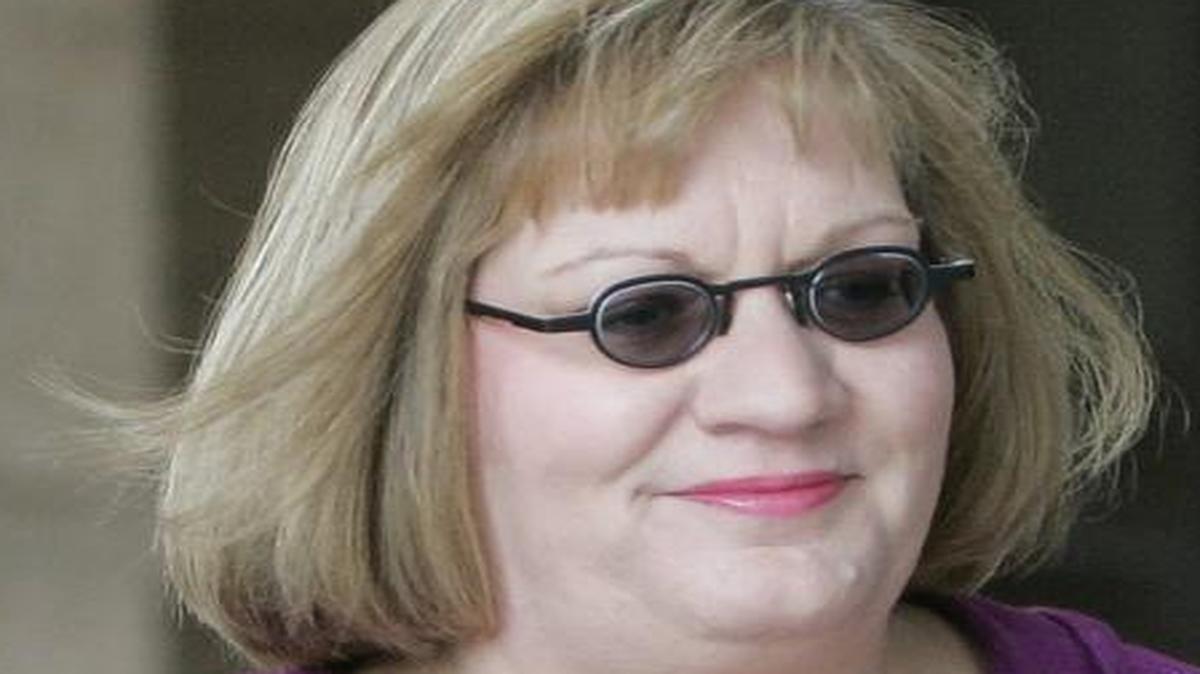 
Susan Van Note, a Lee’s Summit lawyer, is accused of killing her millionaire father and his girlfriend on Oct. 2, 2010, at the Lake of the Ozarks. Last week, a judge in Laclede County, Mo., declared a mistrial before a jury was seated because prospective jurors had been discussing the case during breaks.
