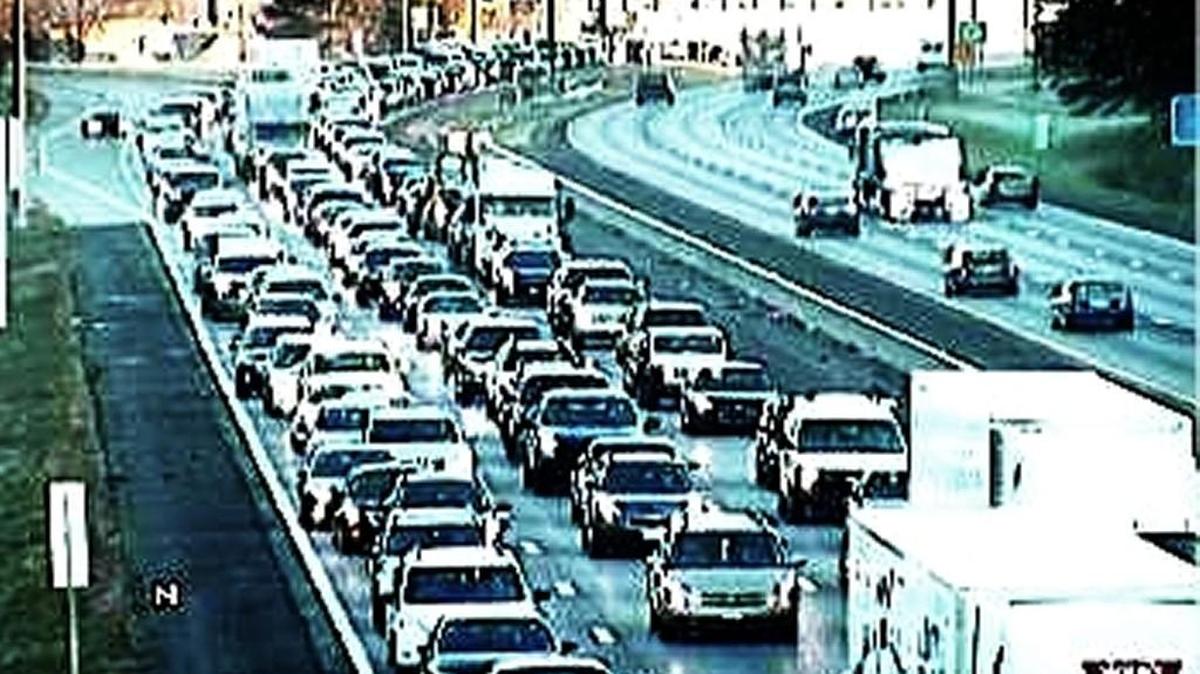 Traffic along southbound Interstate 35 just south of Parvin Road in Kansas City, North, was bumper-to-bumper shortly before 8 a.m. Monday. The morning commute proved challenging because of black ice and crashes.