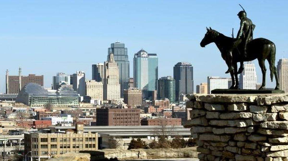 
The Kansas City, Missouri skyline with the statue Scout 
