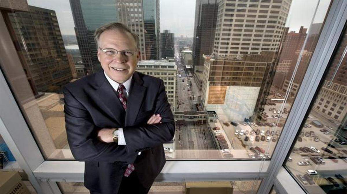 
For roughly 35 years, J.R. Hobbs has represented a number of high-profile names in his career in criminal defense. His offices at 10th and Walnut streets overlook downtown Kansas City.
