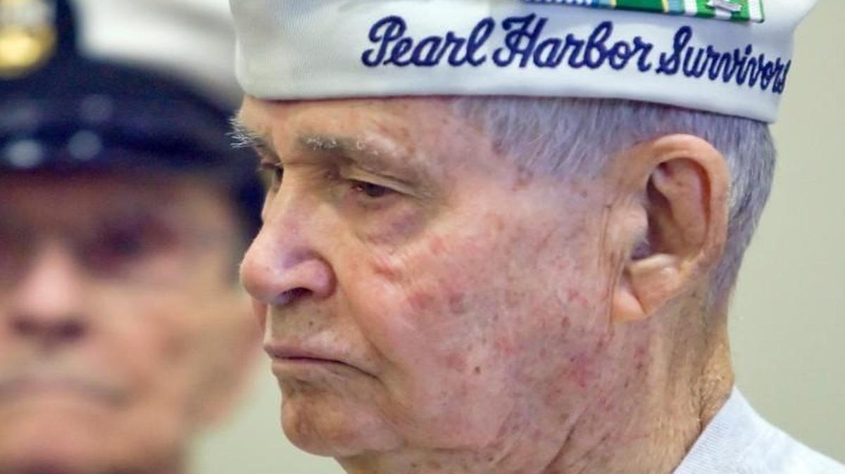 Pearl Harbor survivors Jack Carson (foreground) and Jesse Dunnagan participated in a 2010 Pearl Harbor Survivors Association anniversary reception. Carson died Monday. Dunnagan died in 2013.
