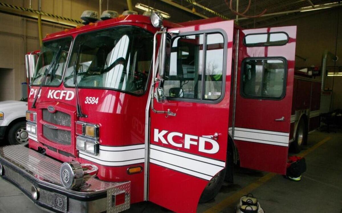 Kansas City fire officials said two adults and two children had minor injuries after a mobile home fire Friday afternoon in the Northland.