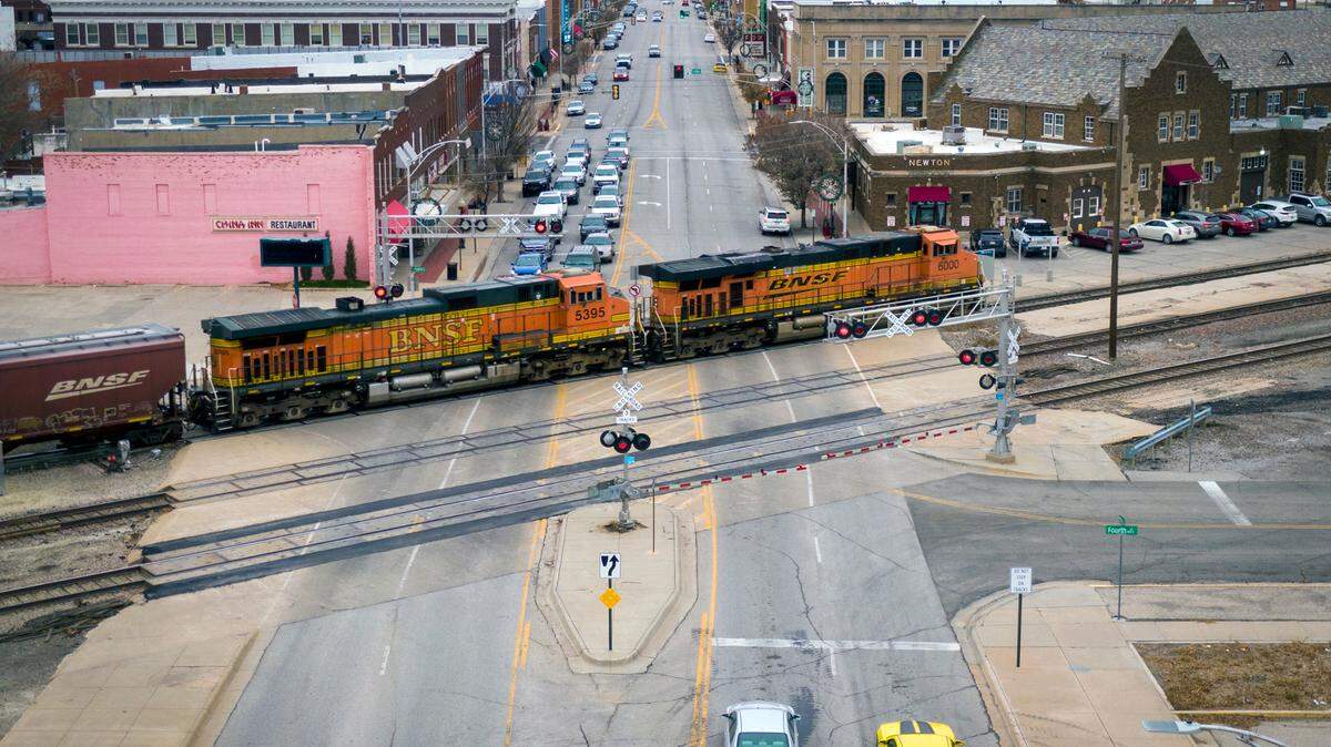 When trains block roads, states can’t do anything. Supreme Court could change that