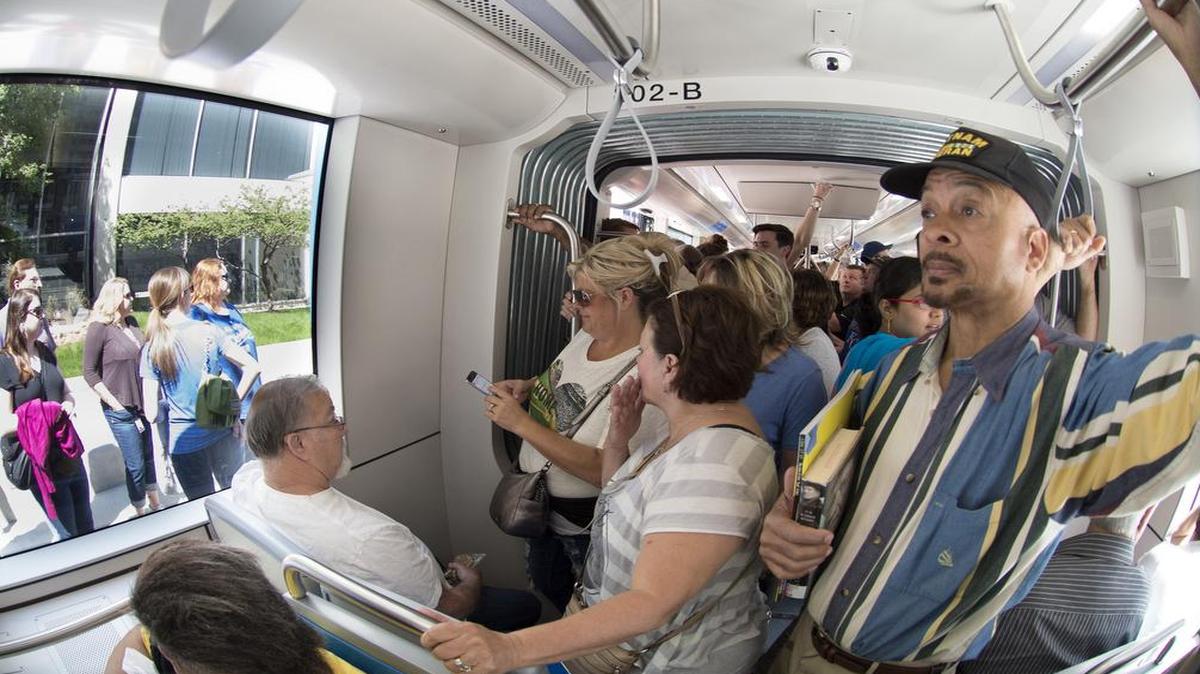 Kansas City’s downtown streetcars are so crowded that the Streetcar Authority is starting the process to buy two more vehicles. However, any new cars likely won’t arrive until 2019.