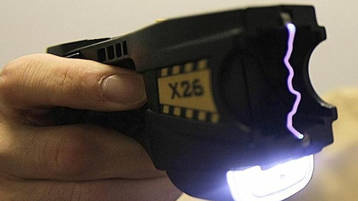 A policy change this week by the Kansas Board of Regents would allow stun guns on Kansas public college campuses.