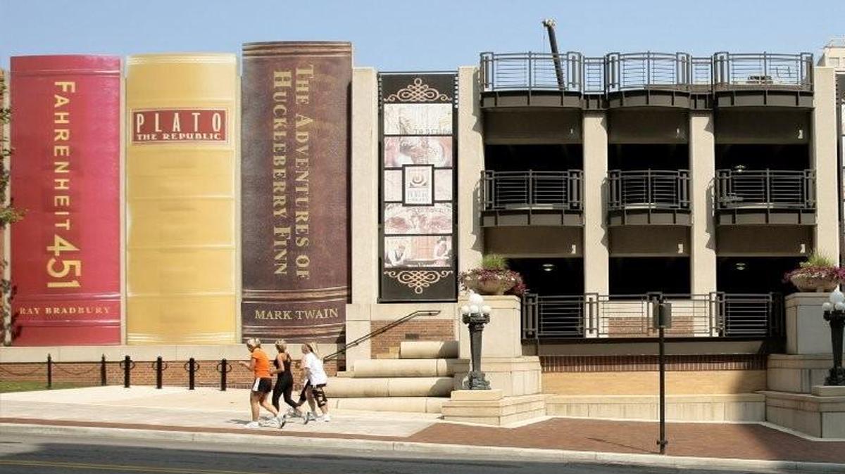 Kansas City Public Library, 14 W. 10th St.