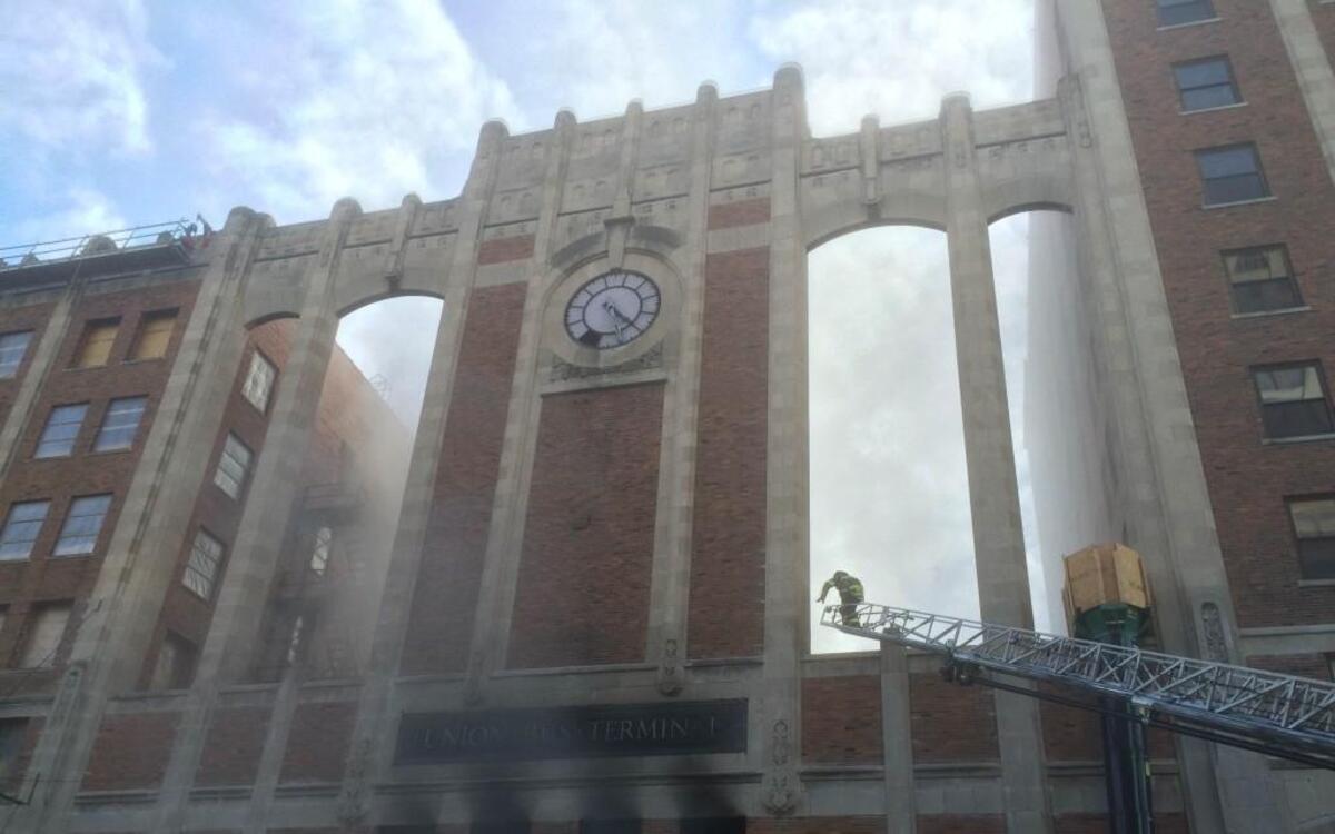 A fire Wednesday in the former Pickwick Building and Union Bus Terminal at Ninth and McGee streets spewed heavy smoke, but firefighters arrived quickly and “made a great save on a historic structure,” a fire official said.