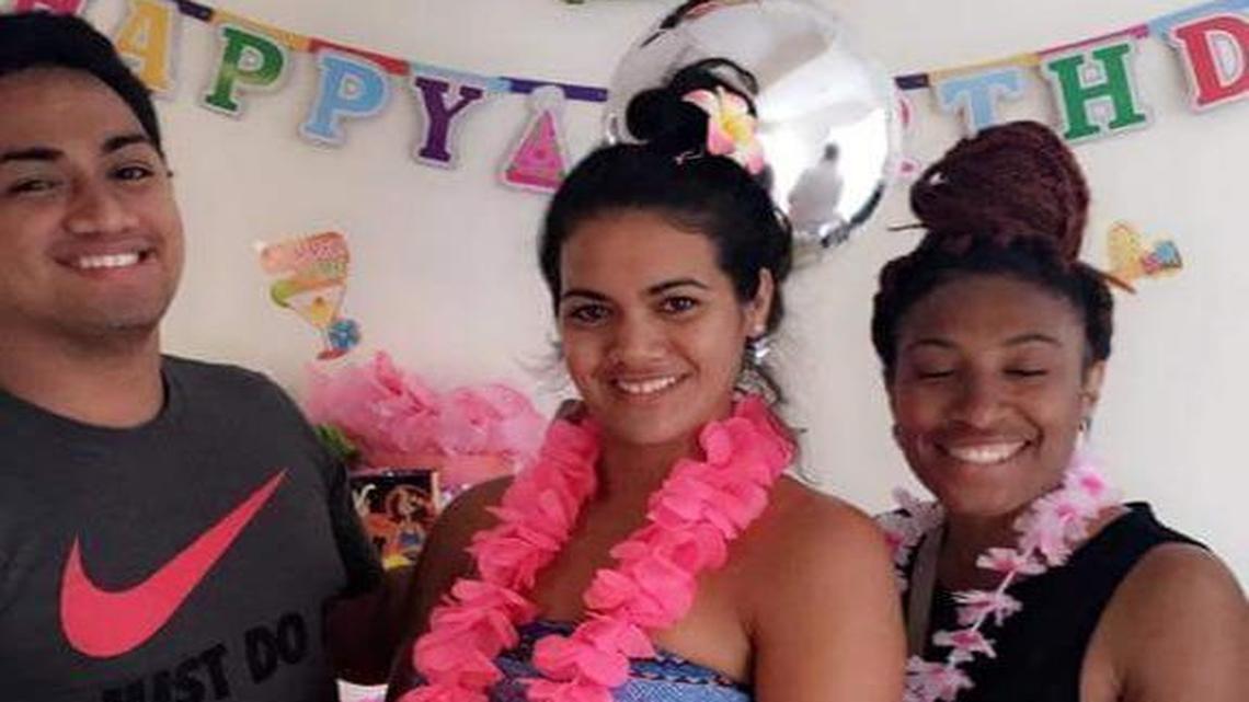 Tu’iemanu Ripley, center.