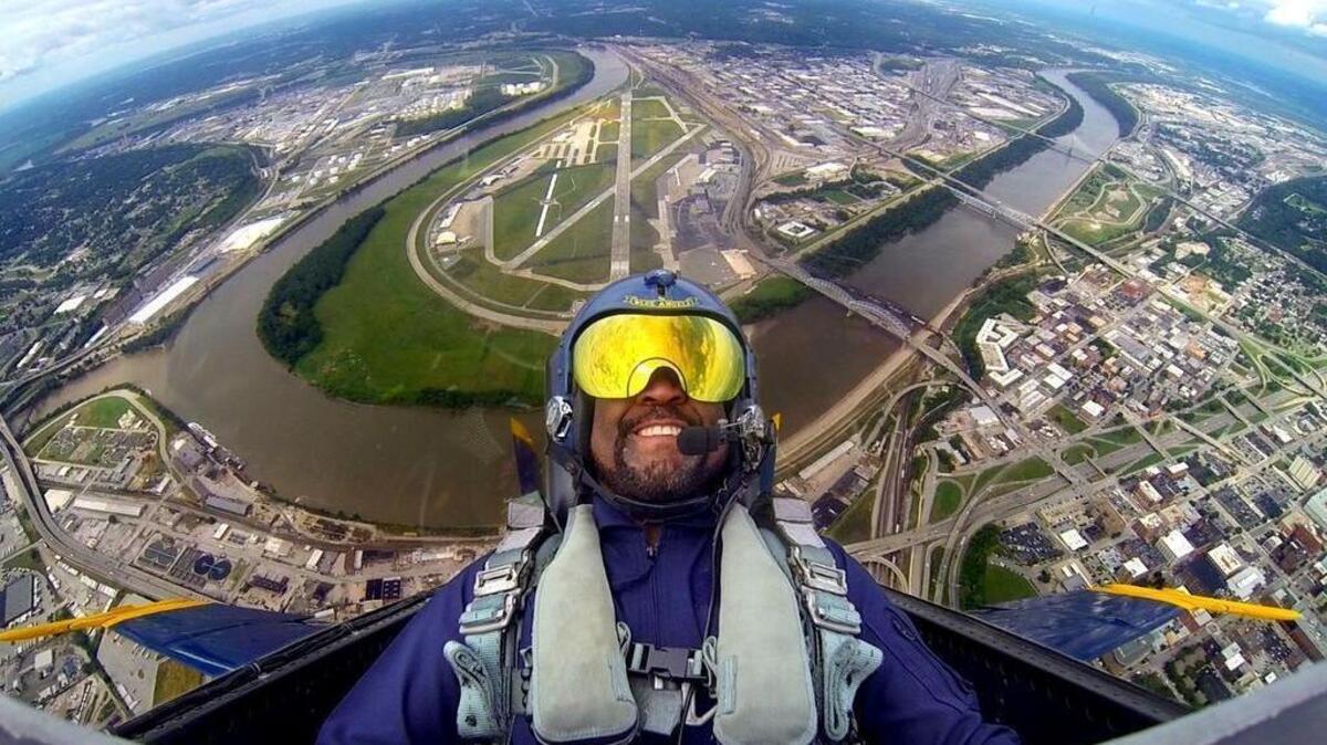 Kansas City Police Chief Darryl Forte took a ride in the back seat of a F/A-18 Hornet last summer. The pilot on that flight, Marine Capt. Jeff Kuss, died in a crash this week.