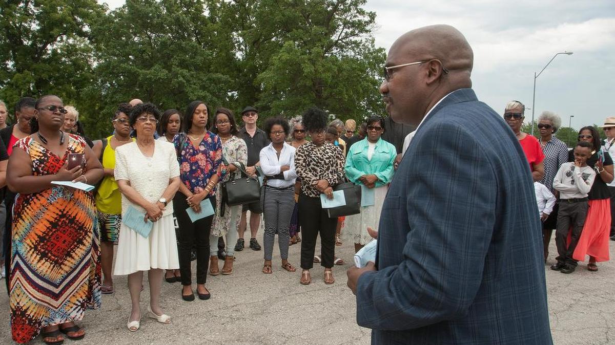 
The Metro Organization for Racial and Economic Equity (More2) held a motorcade and eulogy Sunday to commemorate the one-year anniversary of the police shooting death of Michael Brown in Ferguson, Mo. The Rev. Rodney Williams of Swope Parkway United Christian Church addressed the group that gathered at Swope Park.

