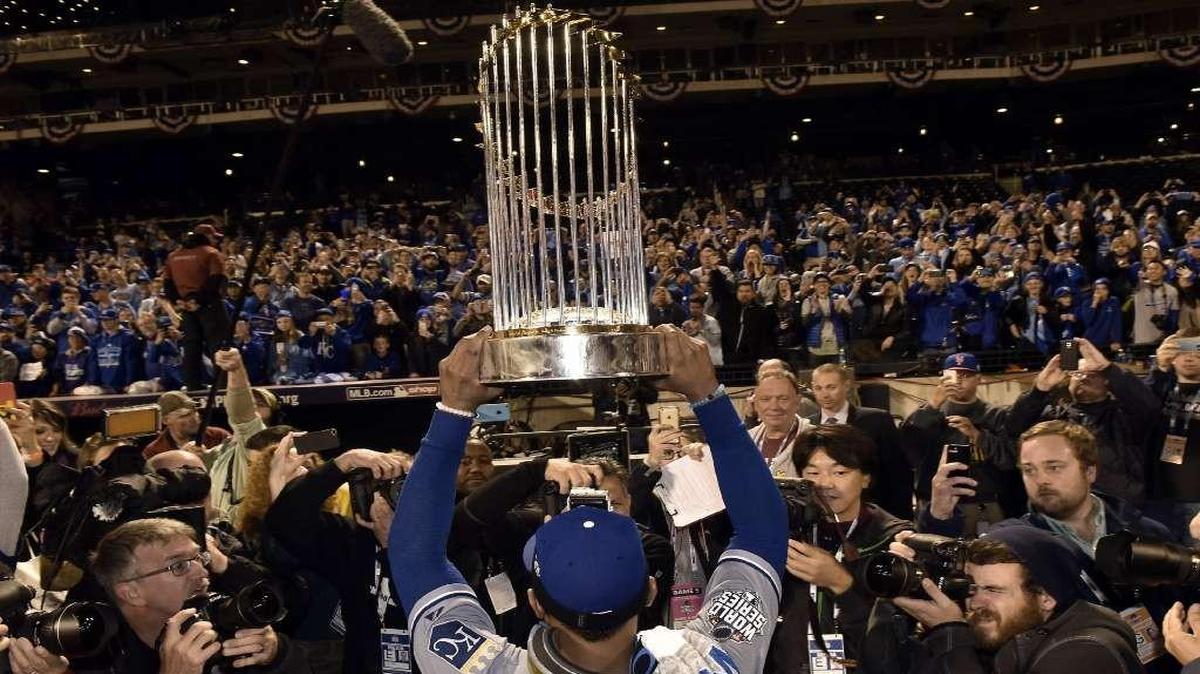 Columnist Dave Helling writes that the Kansas City Royals’ World Series-clinching victory over the New York Mets is a reminder that our best moments come when we enjoy something magical, beyond ourselves. Our public lives are largely zero-sum games, while being a fan is a common pursuit.