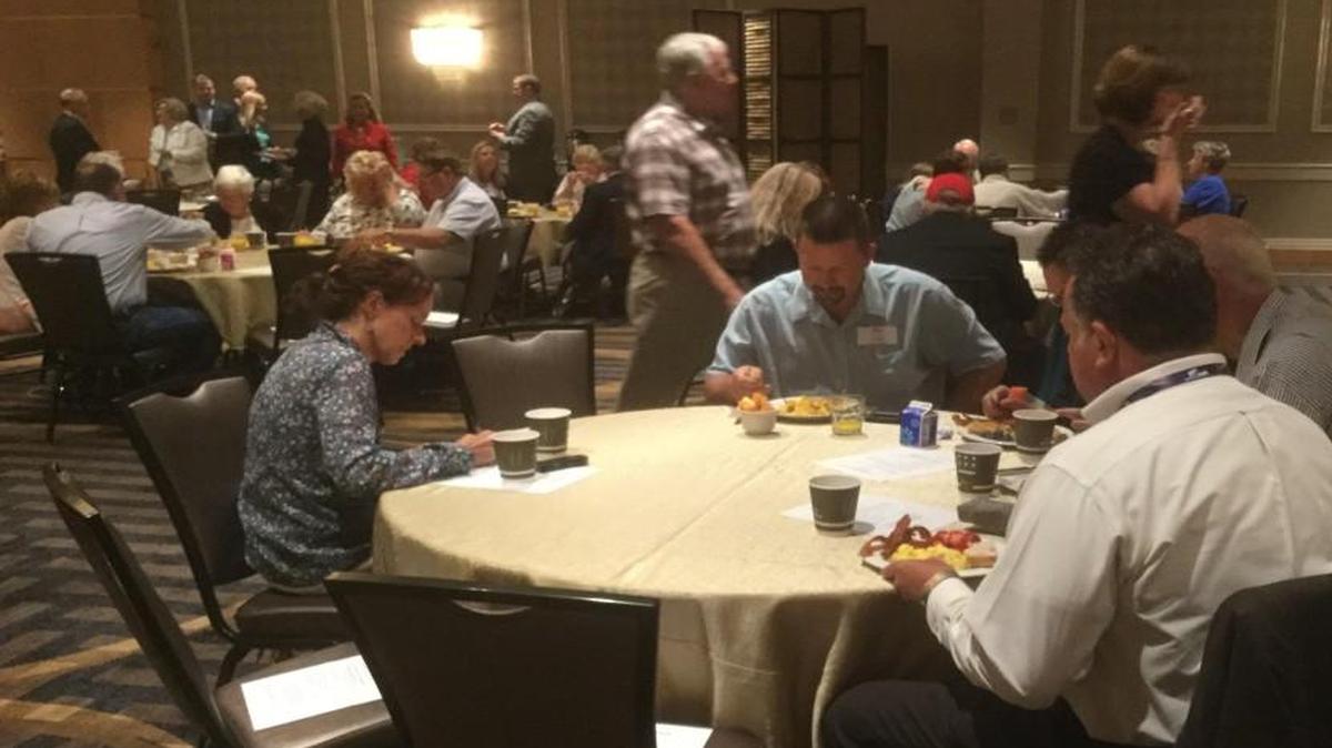 Missouri delegates gather for the first time at the Republican convention.
