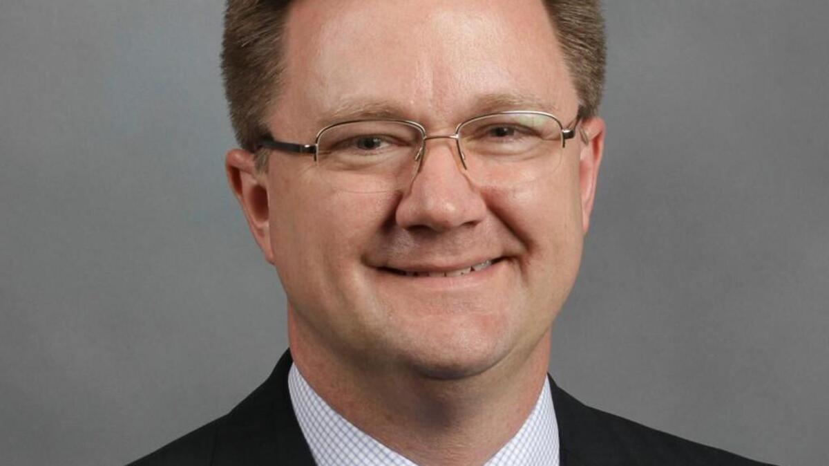 State Sen. Bob Dixon, a Springfield Republican, is asking Gov. Jay Nixon to call a special session of the Missouri General Assembly.