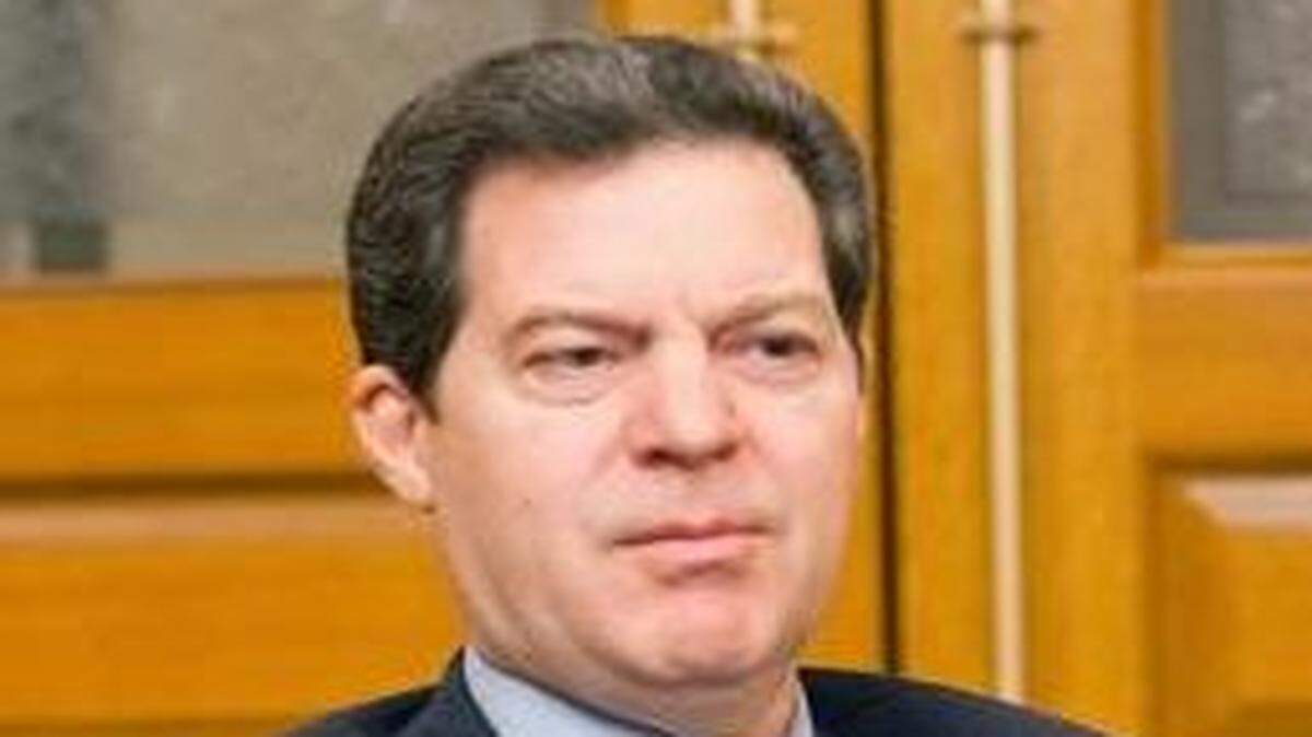 
Politico says that the results of tax cuts backed by Kansas Gov. Sam Brownback are making other GOP-led states nervous about implementing such policies.
