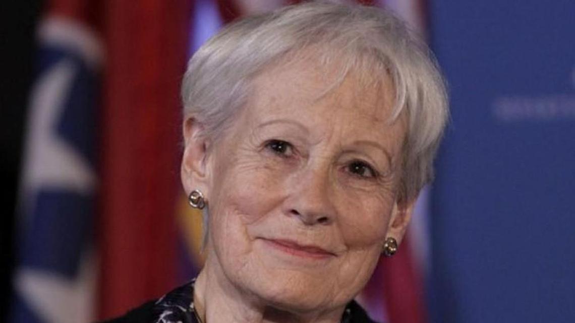 GOP stalwart Nancy Kassebaum picks Democrat Laura Kelly over Kris Kobach