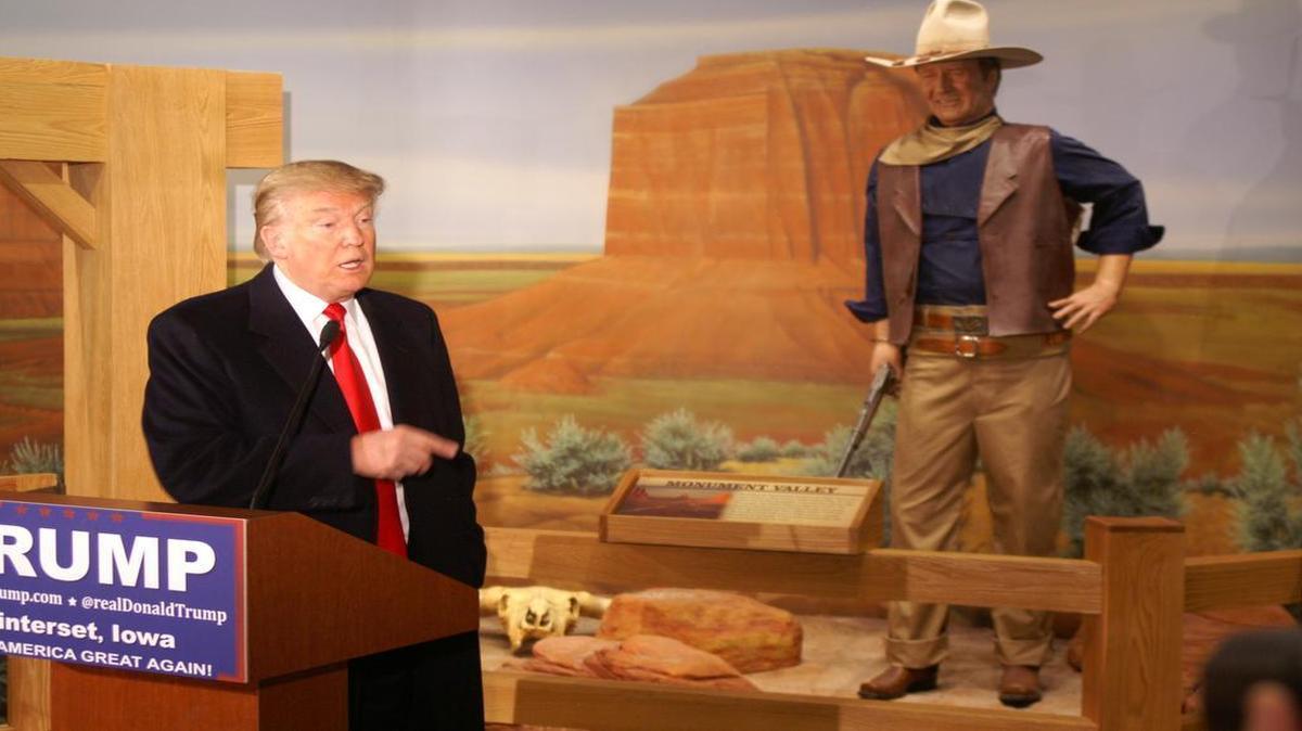 Donald Trump took a 5 point lead over Ted Cruz in the final poll before Iowa’s caucuses Monday night. He appeared at the John Wayne Birthplace Museum in Winterset, Iowa, earlier this month.