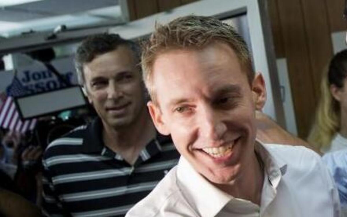 Jason Kander (left), former Missouri secretary of state, campaigned for Jon Ossoff (right), Democratic candidate for Georgia’s 6th congressional district, during a stop at Ossoff’s campaign office in Chamblee, Ga., in June. Ossoff lost to Republican Karen Handel in a special runoff election later that month.