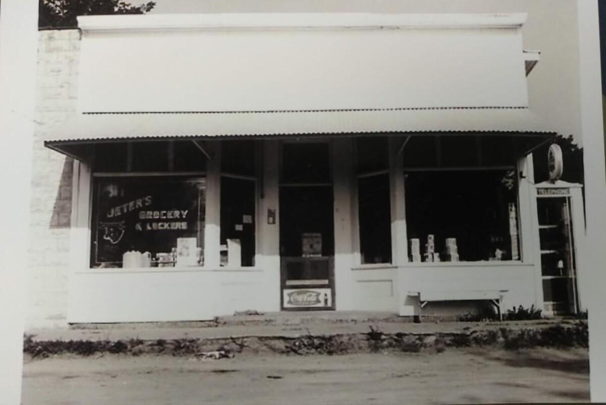 Jeter’s Grocery and Locker was Raymore’s first grocery store. Located on Washington Street, the store opened in 1917 and operated until 1980.