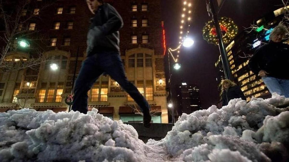 A winter weather advisory has been issued for the metro area and snow is expected to arrive around midnight, according to the National Weather Service in Pleasant Hill.