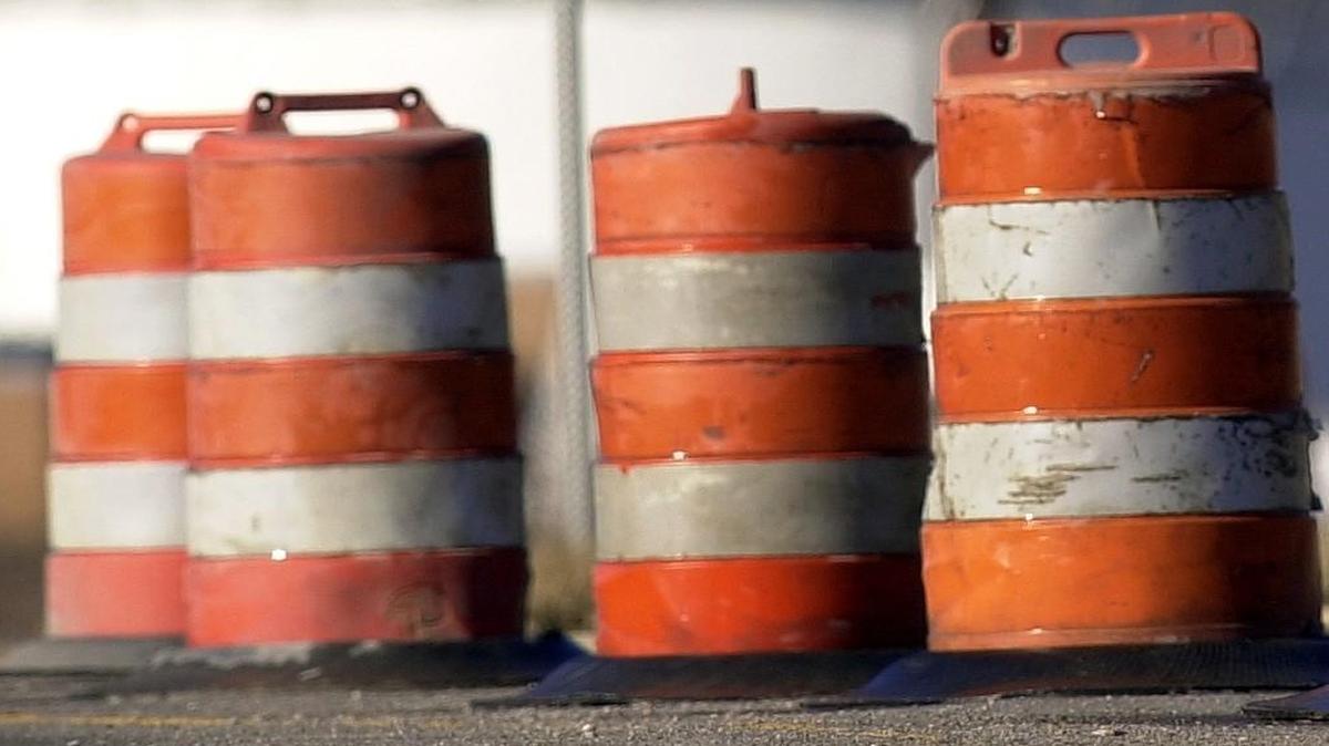 Weekend pavement patching work to close eastbound lanes of Shawnee Mission Parkway just west of Interstate 35 in Merriam. Work begins at 8 p.m. Friday