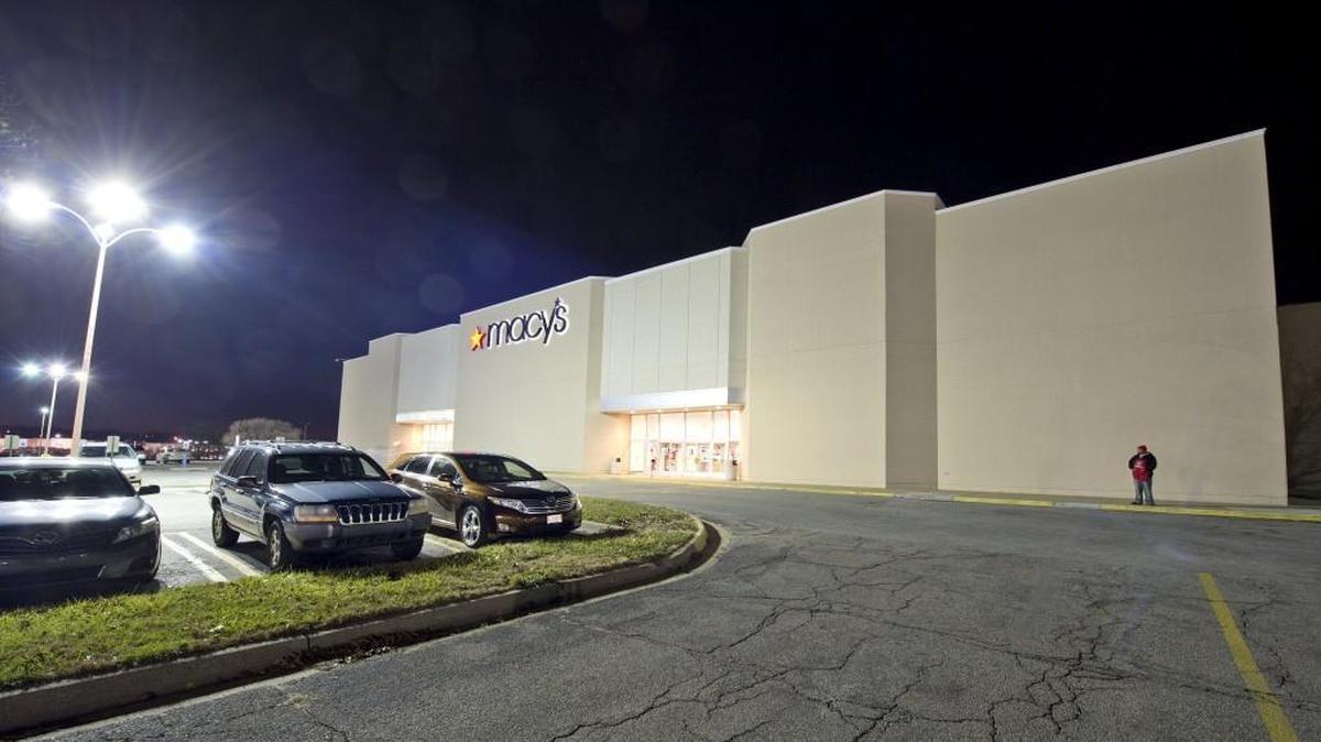 After Metro North Mall closed in 2014, Macy’s remained open. It will close at the end of the month.