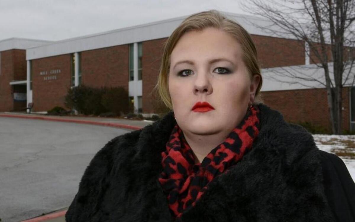 Sara Baker, parent of an elementary school pupil at Independence’s Mill Creek Elementary School, has criticized the school’s use of isolation rooms. She likened the isolation room to solitary confinement that “turns students into inmates and principals into wardens.” Baker said her son has never been in the isolation room but has seen classmates taken there.
